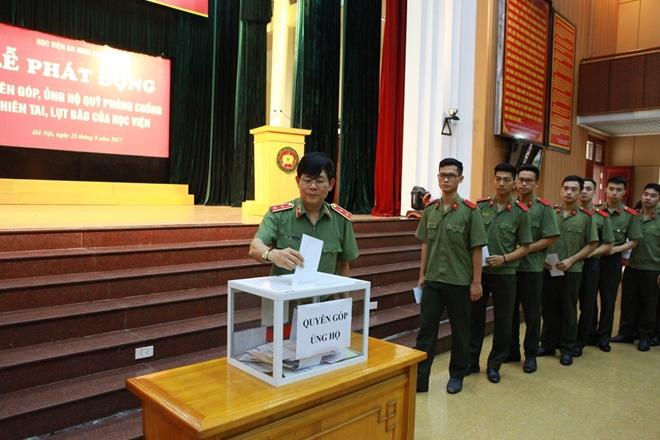 Học viên An ninh ủng hộ đồng bào vùng bão lũ các tỉnh miền Trung - Ảnh minh hoạ 3